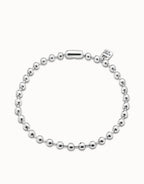 Bead necklace with contrasting accents