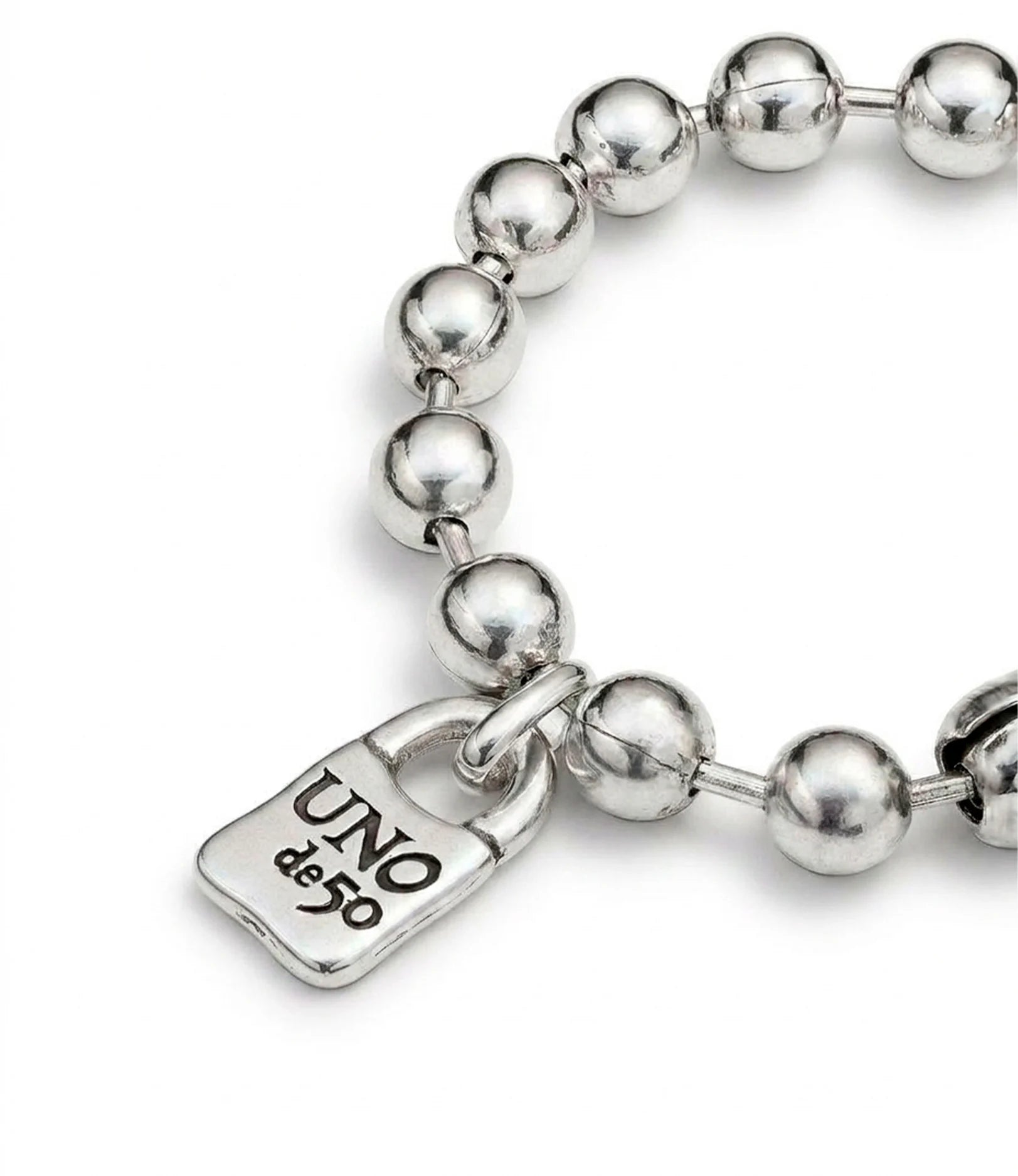 Beaded bracelet with padlock