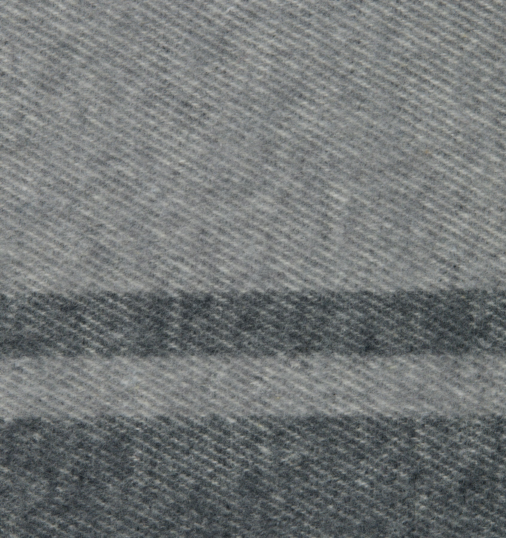 Viletta Throw - Sferra