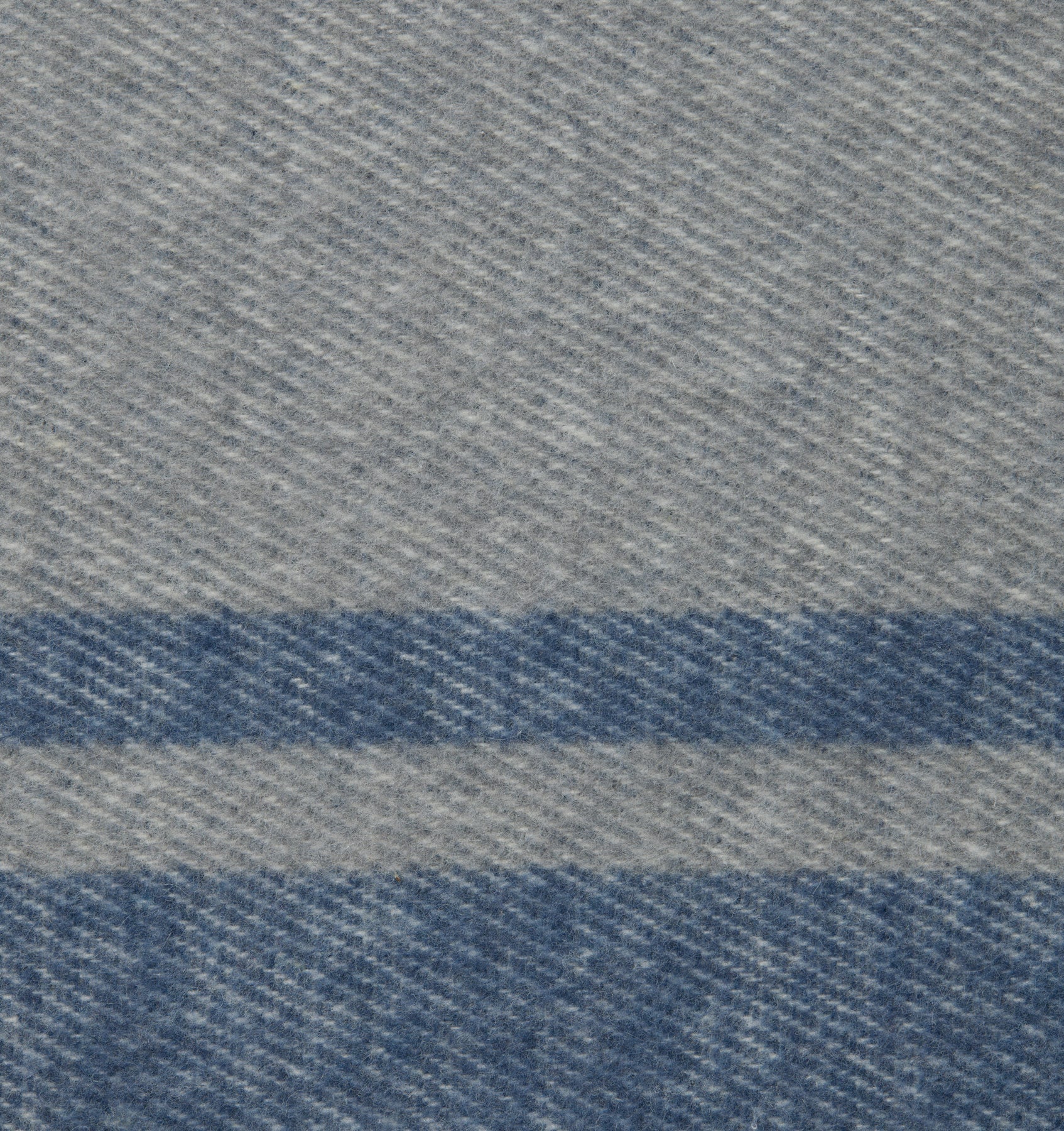 Viletta Throw - Sferra